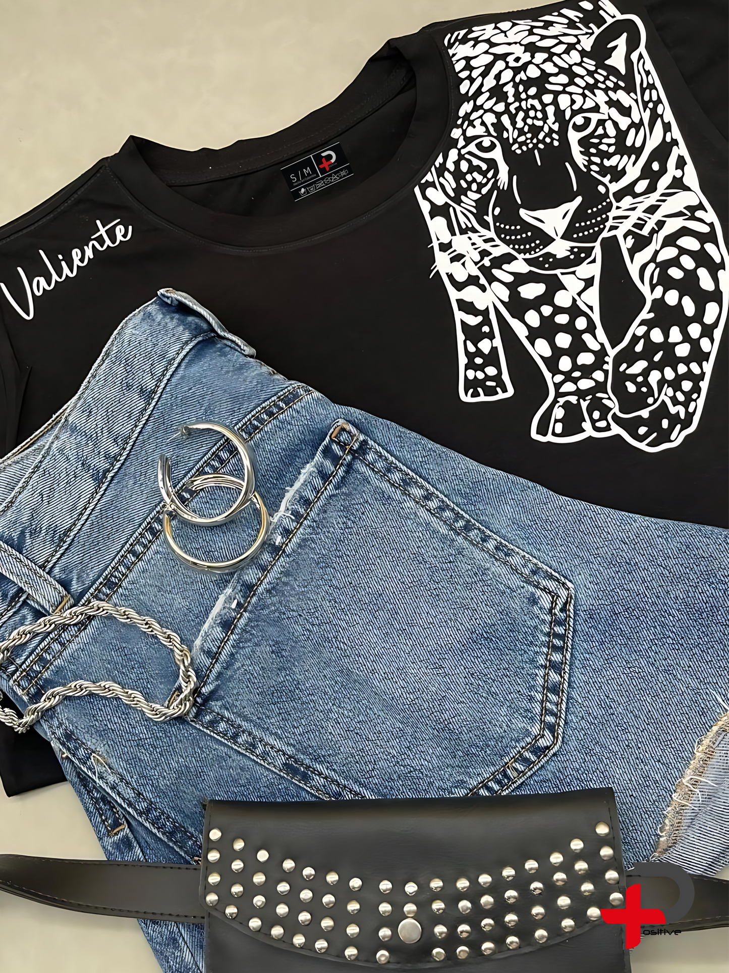 Camiseta básica estampada para mujer, mensaje, positivo, motivacional. (Leopardo -Valiente)