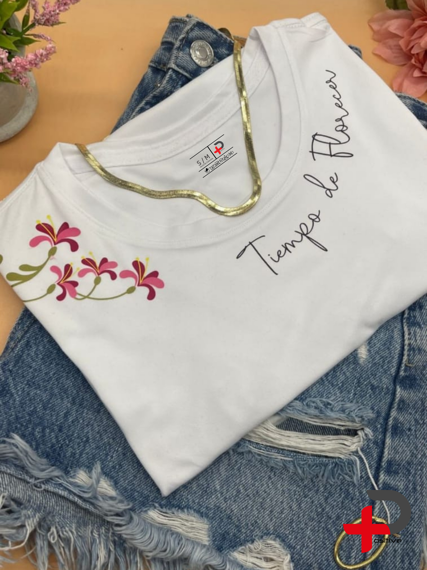 T-shirt básica blanca estampada para mujer, mensaje, frase, positivo (Tiempo de florecer)