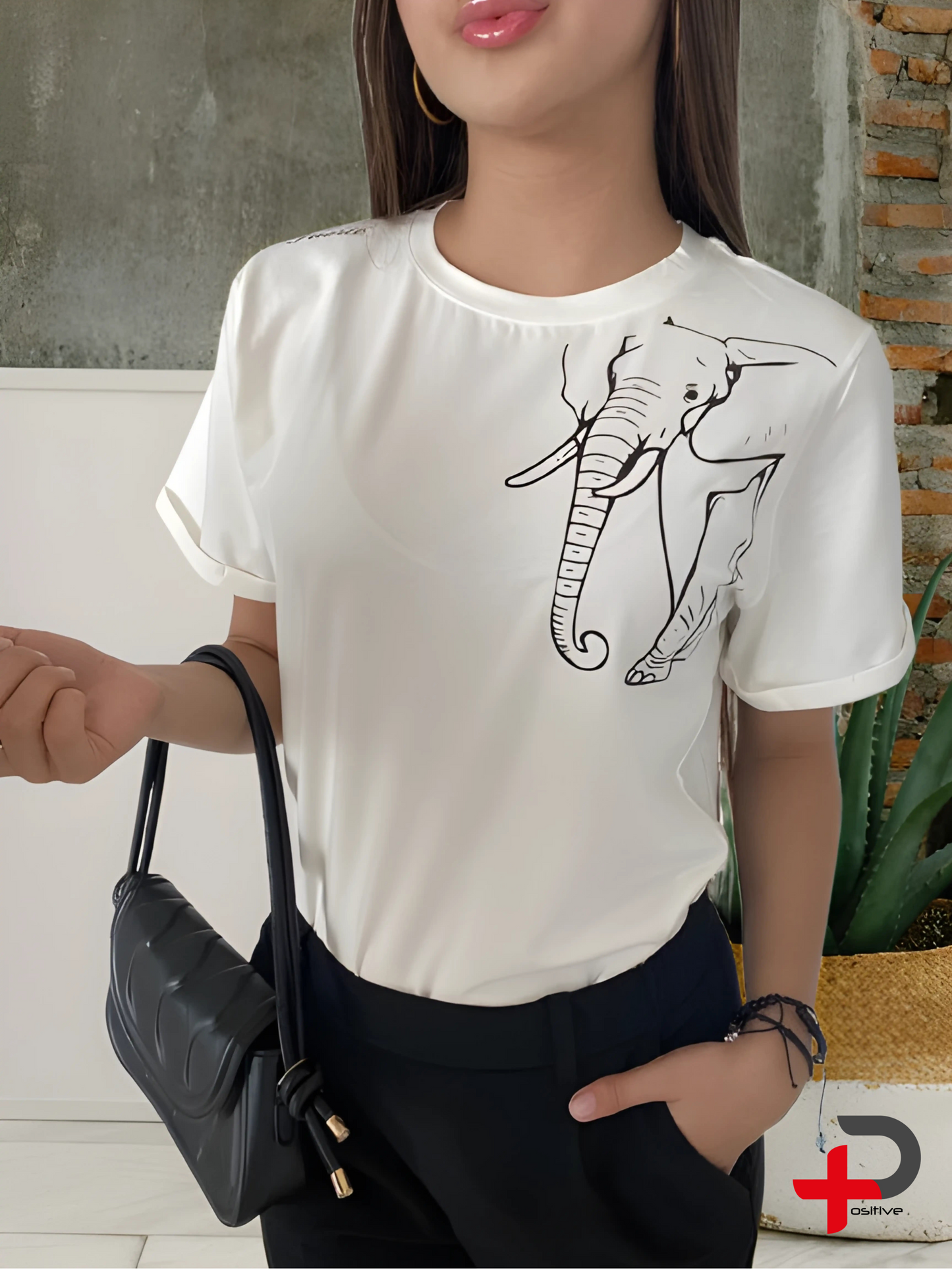 Camiseta básica  estampada para mujer, mensaje, positivo, motivacional. (Elefante- Fuerte)