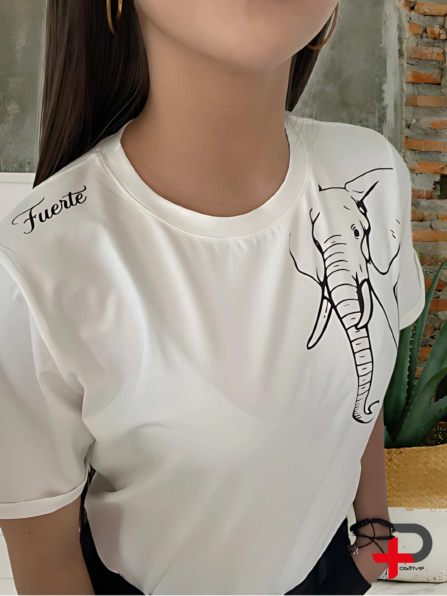 Camiseta básica  estampada para mujer, mensaje, positivo, motivacional. (Elefante- Fuerte)