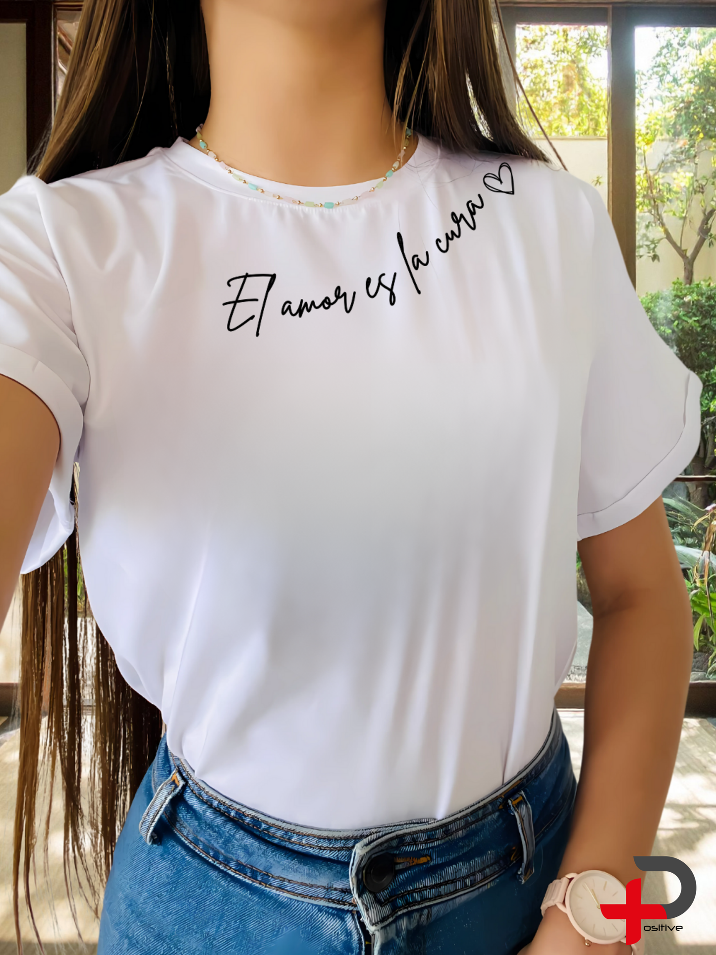 Camiseta básica estampada para mujer, mensaje, positivo, motivacional. (El amor es la cura)
