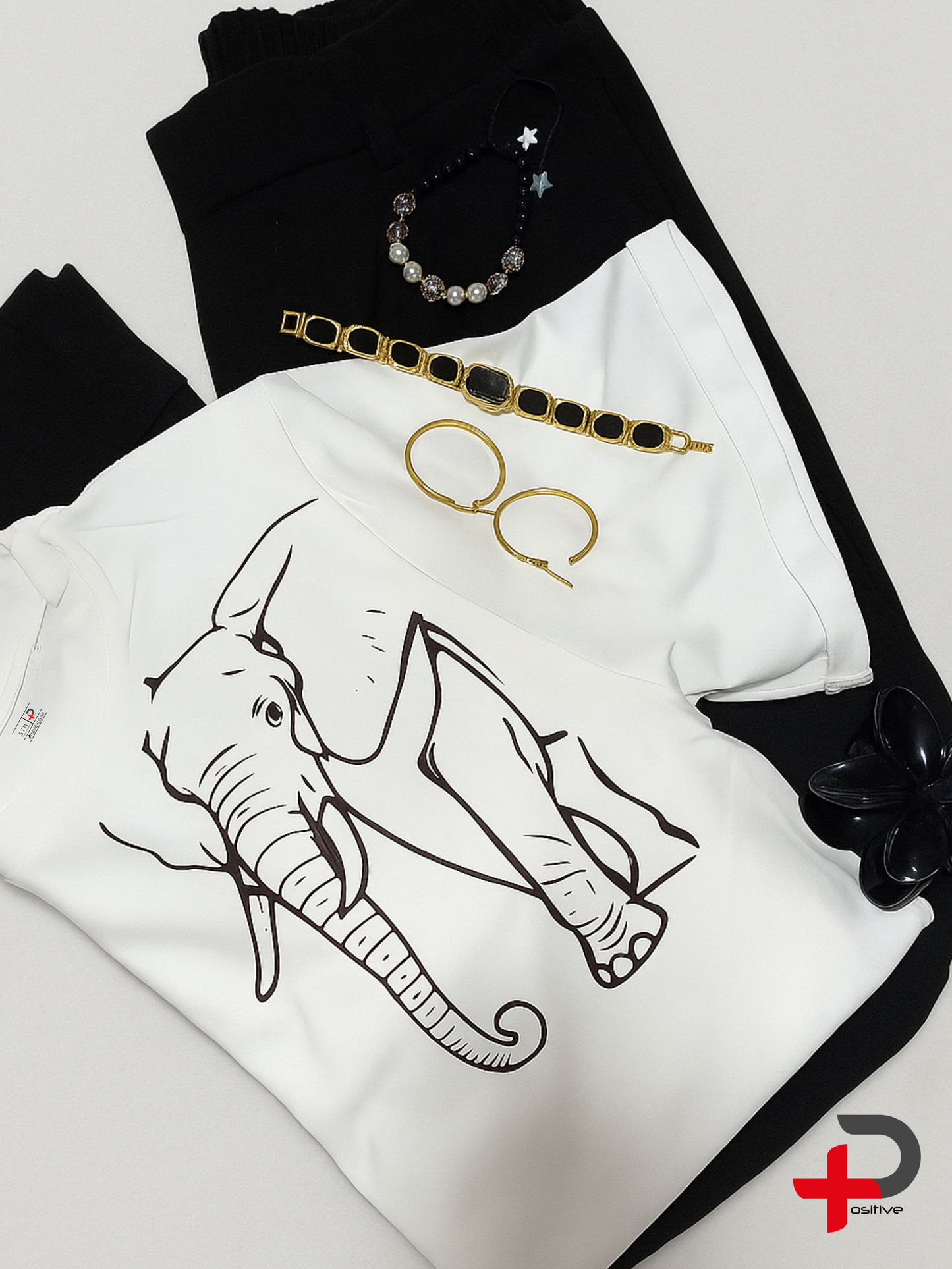 Camiseta básica  estampada para mujer, mensaje, positivo, motivacional. (Elefante- Fuerte)